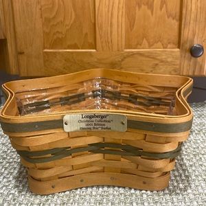 Longaberger 2001 Christmas Collection Shining Star Basket with Protector.